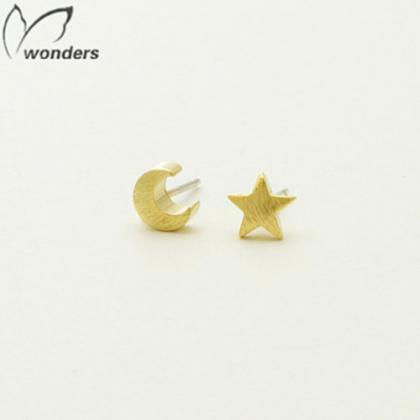 Moon And Star Stud Earrings In Gold