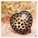 Retro Leopard Heart Shaped Hollow Ring, Adjustable
