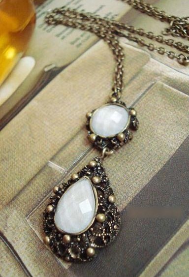 Vintage Bronze Retro Palace Drop White Stone Gem Long Necklace