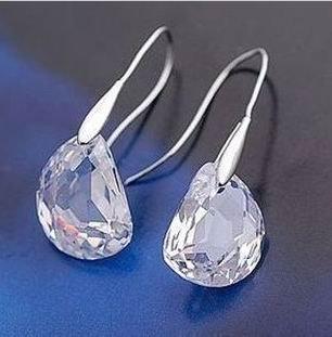 Sparkling Crystal Pea Fashion Dangle Earrings
