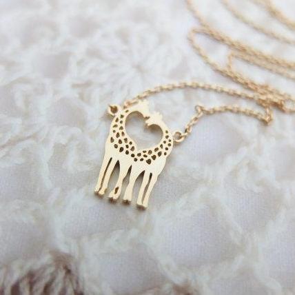 Gold Giraffe Necklace Gold..